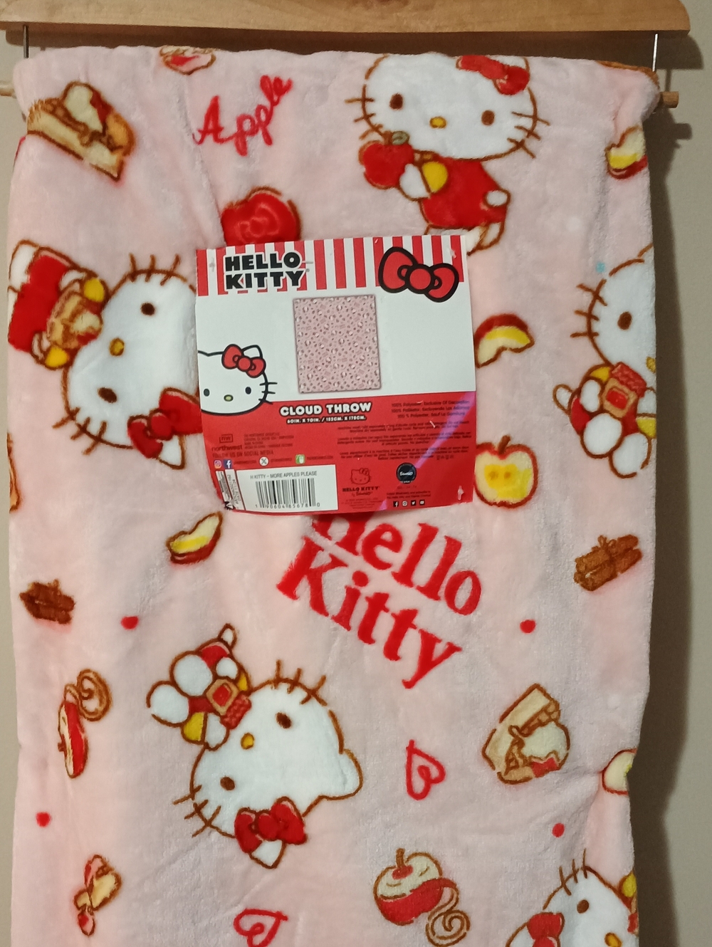 NWTS Hello Kitty More Apples Please Cloud Throw Blanket Pink 60x70 Viral